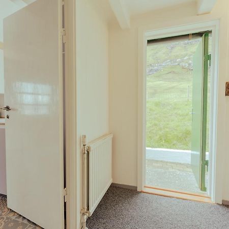 Authentic Faroese House / Unique Location / Nature Hellurnar Exteriör bild