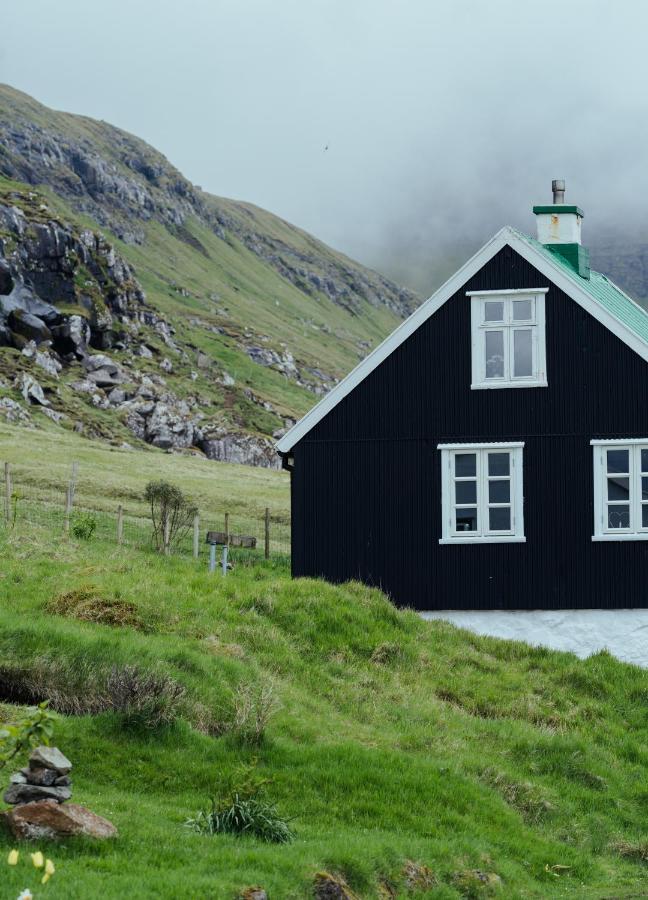 Authentic Faroese House / Unique Location / Nature Hellurnar Exteriör bild